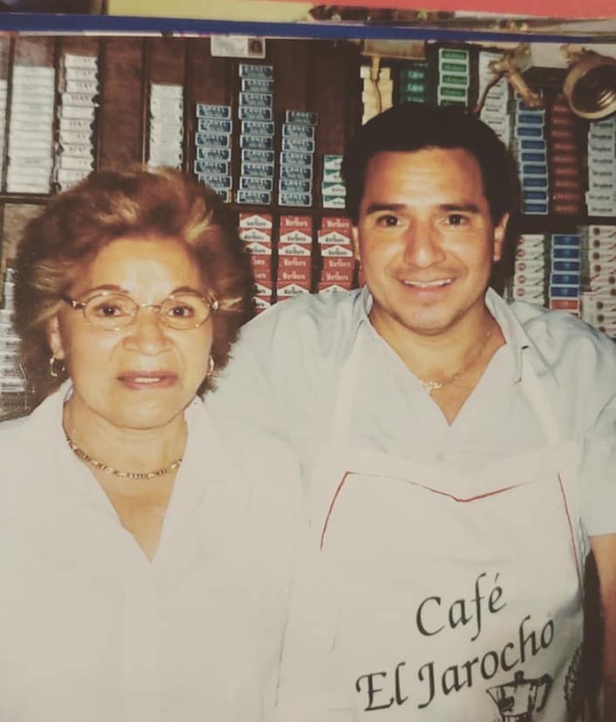 Bertha Paredes y Víctor Romero. | Los fundadores del Café Jarocho en la CDMX. (Especial: Café El Jarocho):
