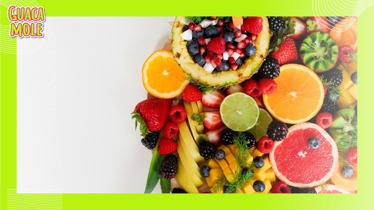 ¿Cuál es la fruta más refrescante según la IA? inclúyela en tus snacks