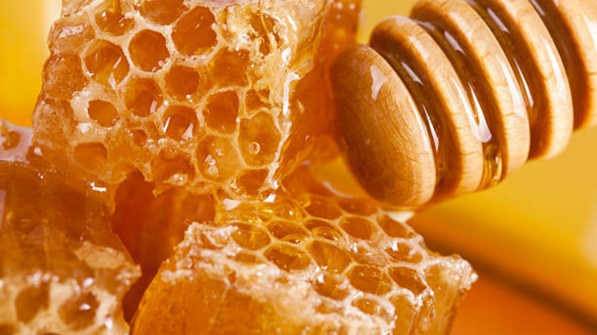 iStock | Beneficios de la miel natural de abeja