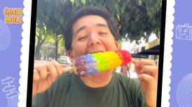Aquí podrás comer un rico elote de arcoíris para celebrar el mes del Orgullo Gay