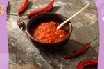 Te enseñamos a preparar con esta receta la peculiar y viral salsa de jamaica y chile morita