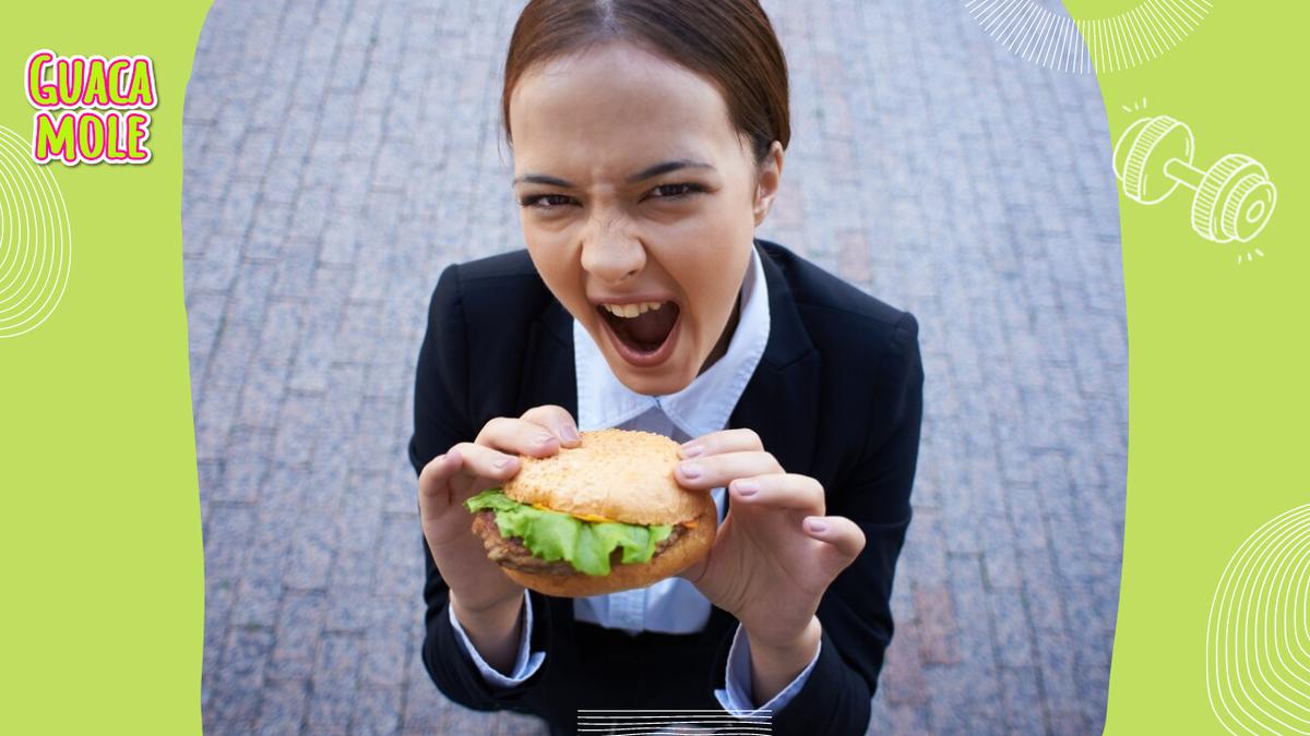 Comer rápido | Te invitamos a descubrir por qué comer rápido es perjudicial para tu salud. (Freepik)