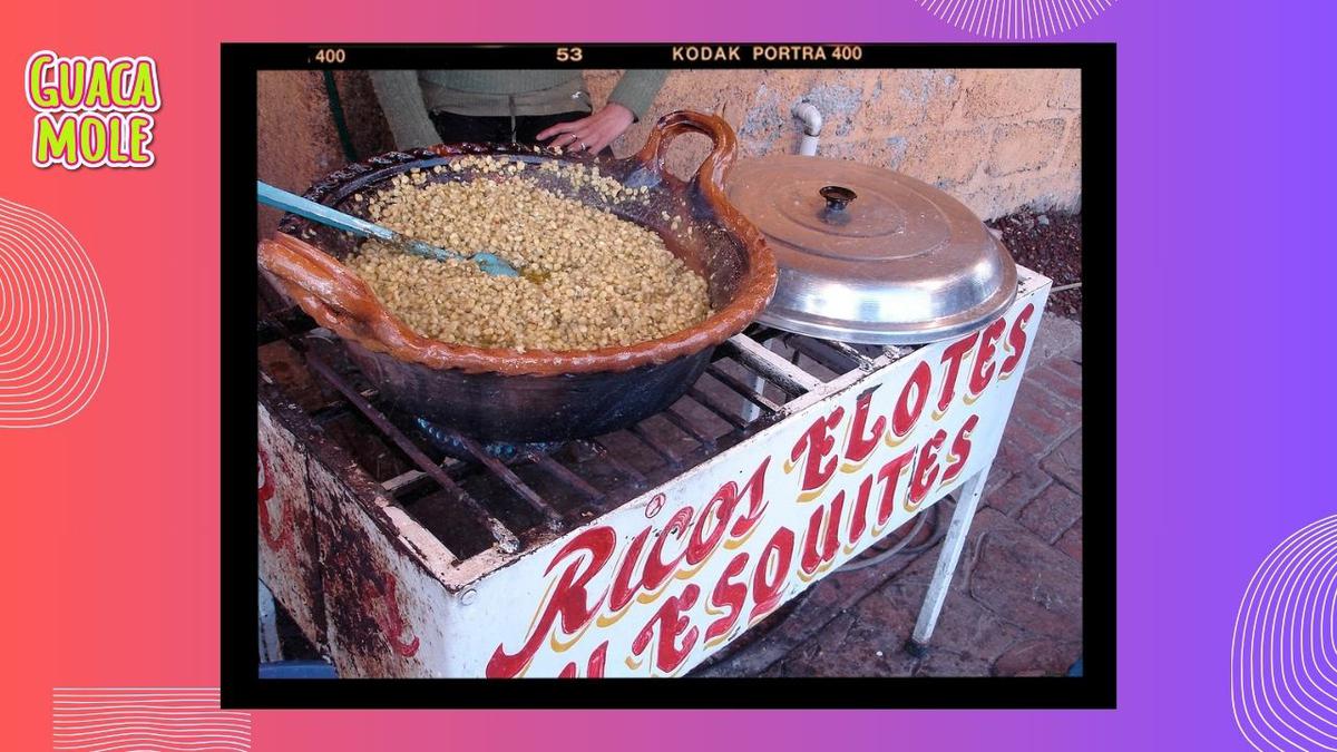 Esquites callejeros. | Te decimos qué tan saludable son estas delicias 100% mexicanas. (Especial: Wikiwand).