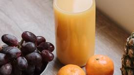 El jugo de frutas que mejora la salud, la visión y que además es delicioso