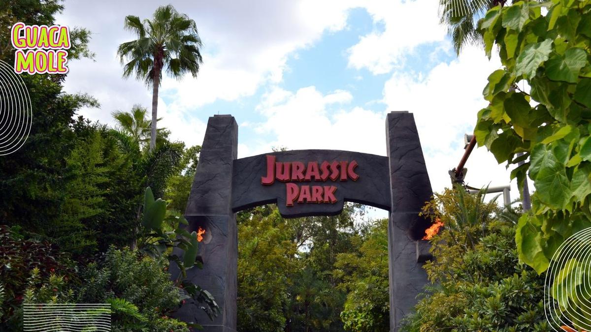 Jurassic World Live Tour en CDMX. | No te pierdas de esta experiencia del parque de dinosaurios más famoso sin salir de la ciudad. (Canva).