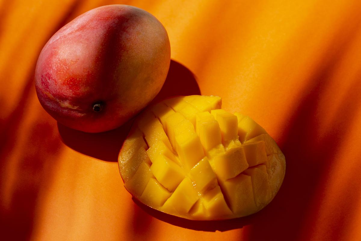 Mango | El mango no solo es delicioso, sino que también es increíblemente saludable. (Freepik)