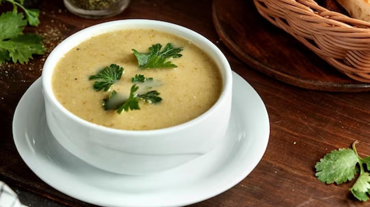 sopa | Esta rica sopa está cargada de nutrientes. (Freepik)