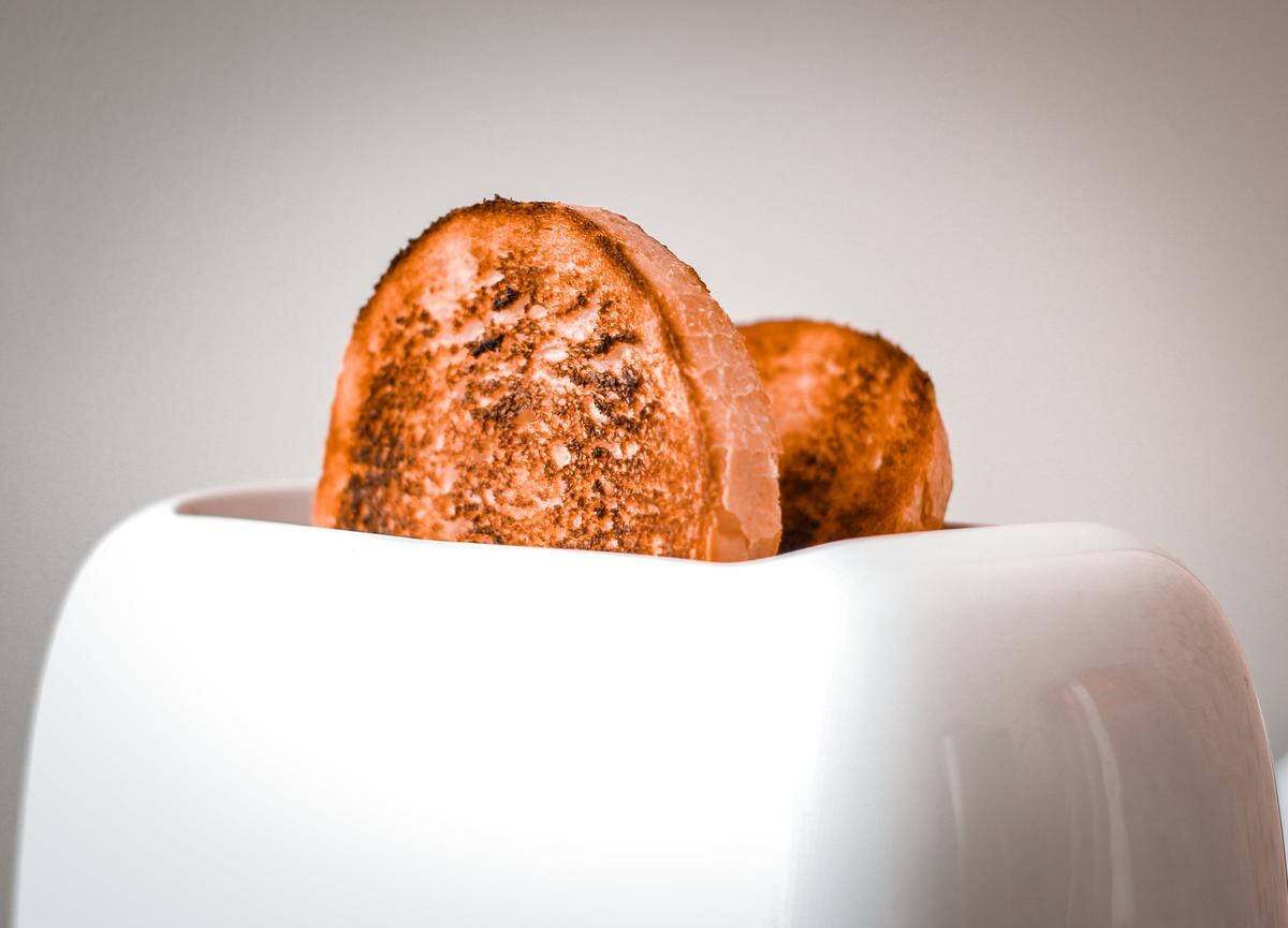 Errores con la tostadora. | No los cometas si lo que quieres es comer rico. (Fuente: Pexels).