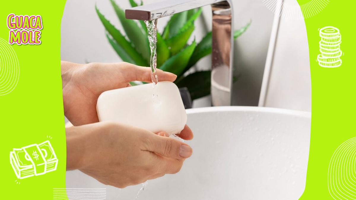Jabón corporal con aceite | Hacer tu propio jabón corporal es una forma económica y ecológica de cuidar tu piel. (Freepik)