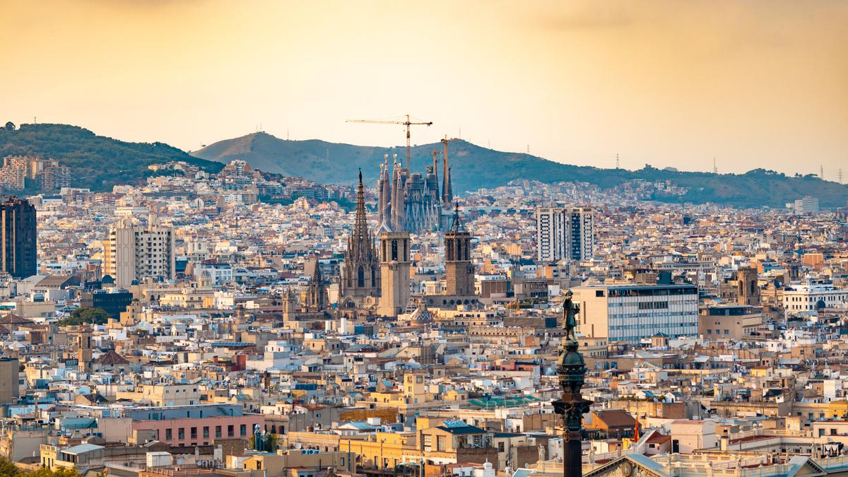 Viajar a España | Ya sea por turismo, de visita a un familiar o por trabajo, debes contemplar una serie de requerimientos
(Fuente: Pexels)