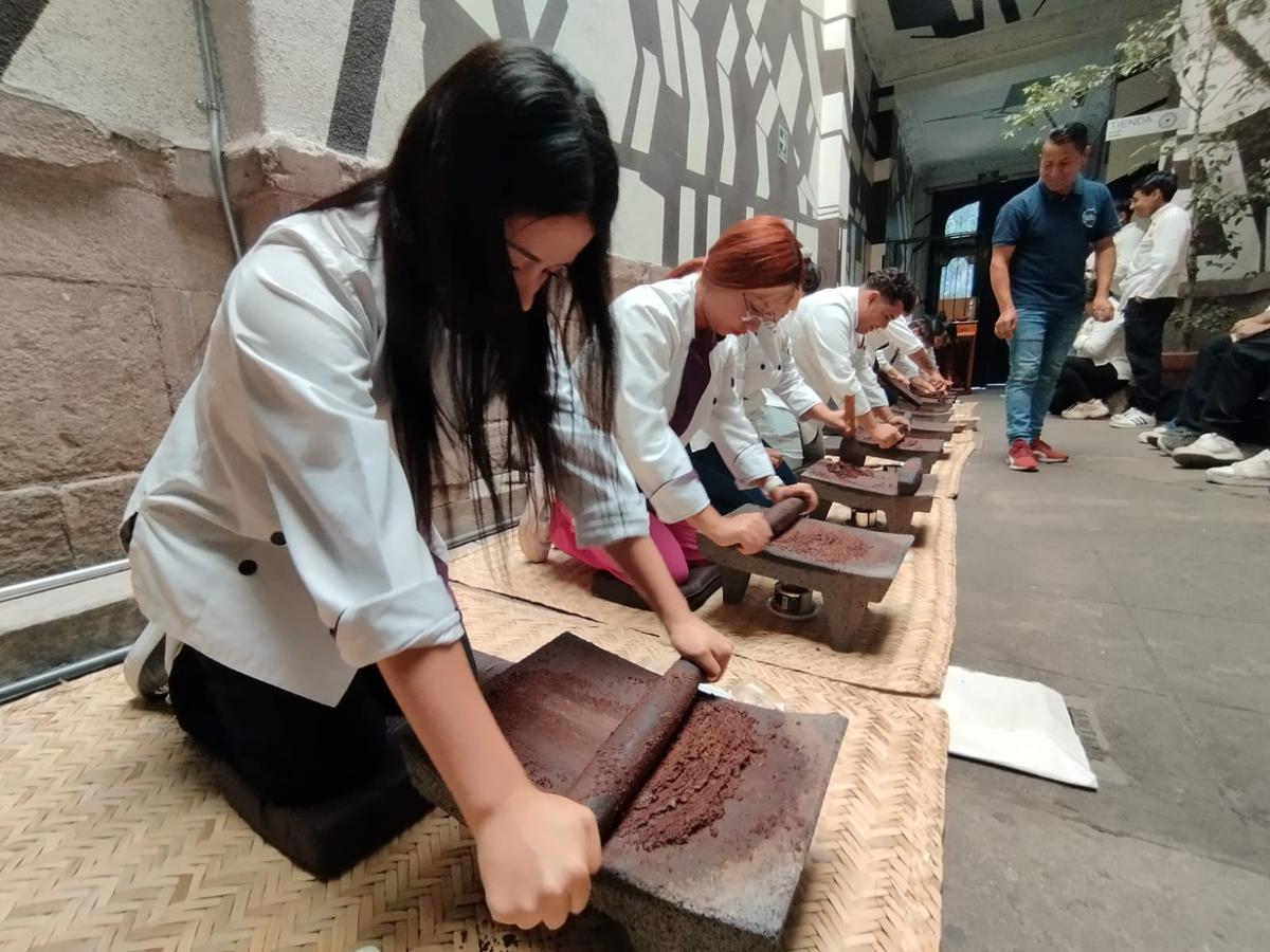 Museo Mucho | El Museo de Chocolate Mucho ofrece un taller de chocolate de metate con un costo de $150.00 por persona. (Facebook/Mucho Mundo Chocolate)