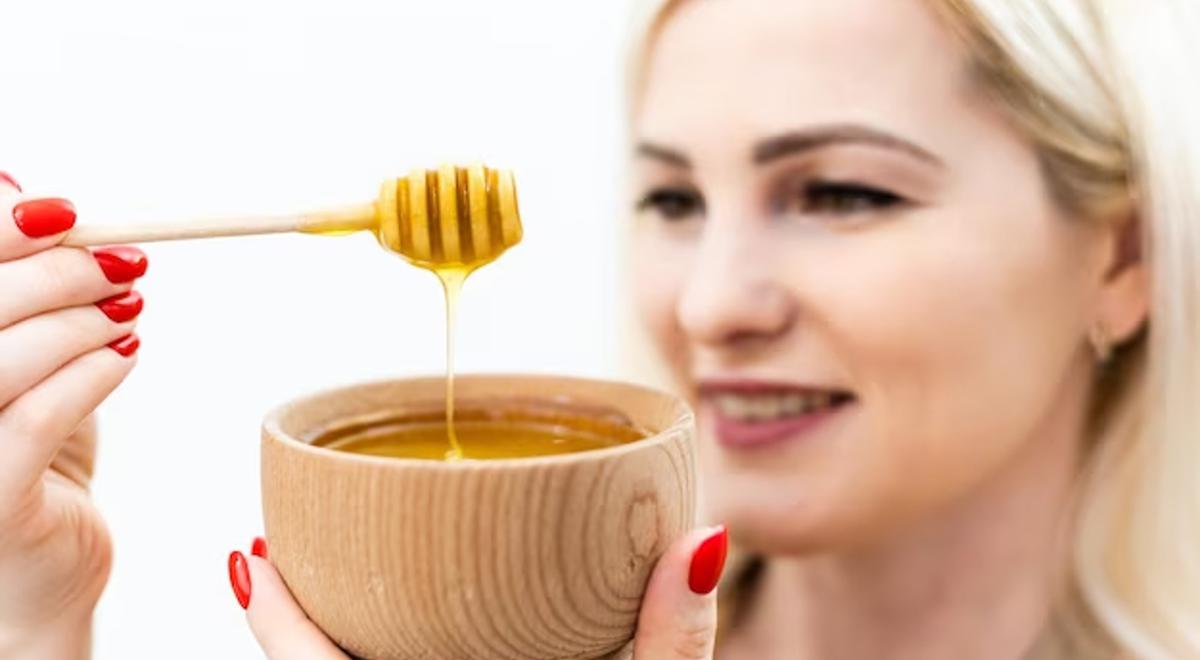 Mascarilla | La miel es un excelente aliado para proteger la piel. (Freepik)