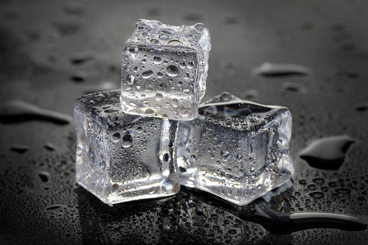Masticar hielo | El hielo puede ayudarte a encontrar algún padecimiento (ice-g355ce2c89_1280.jpg)