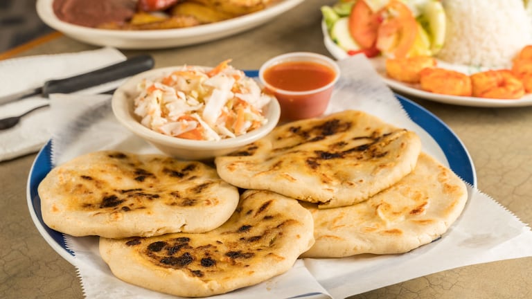 Unas ricas pupusas.