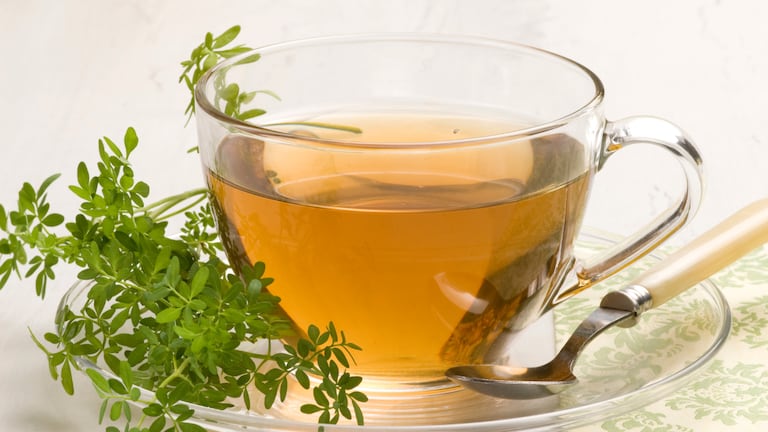 Un rico té de ruda.