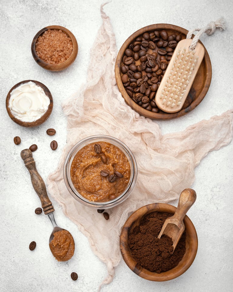 Preparar jabón de café.
