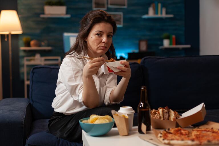 Tener una dieta poco sana.