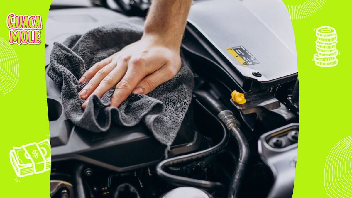 Chécate este trucazo para limpiar el motor de tu carro de manera fácil y barata. (Freepik)
