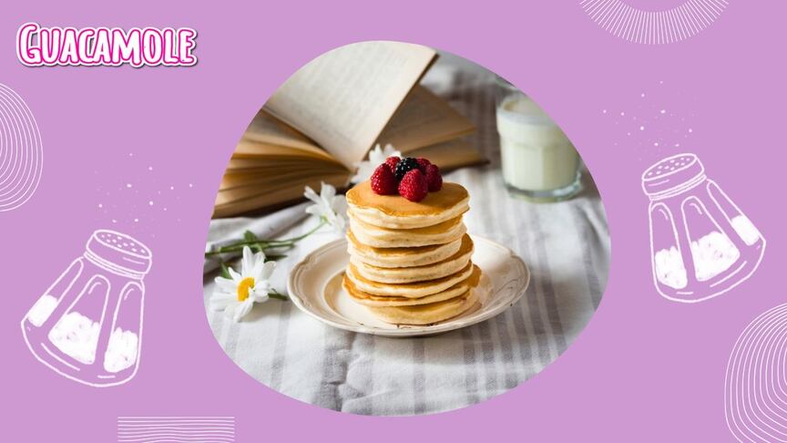 Los hot cakes estilo japonés se distinguen por su textura suave y esponjosa. Foto: Freepik.