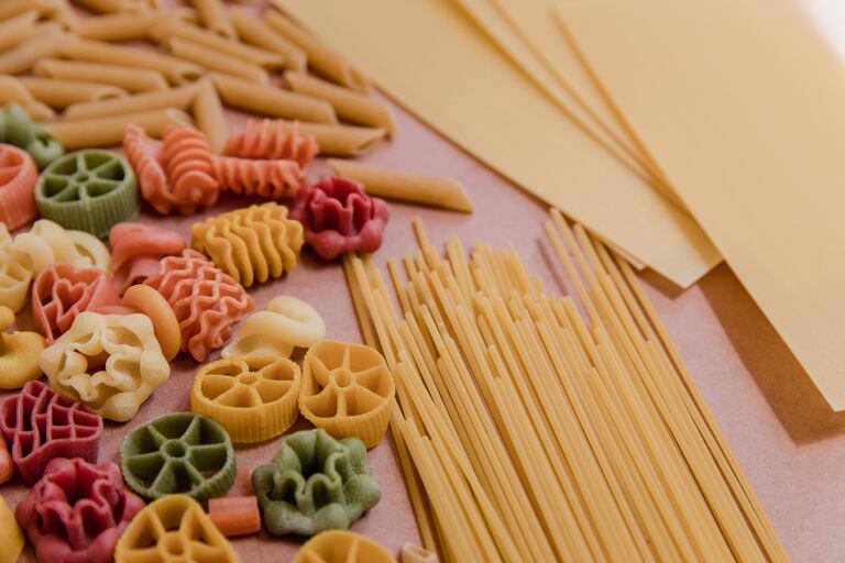 Puedes elegir cualquier tipo de pasta para esta receta
(Fuente: Pexels)