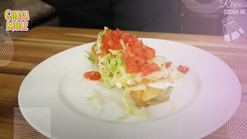Estas chimichangas rellenas de carne y papa son perfectas para cualquier ocasión. ¡Anímate a prepararlas! (YouTube/Riquísimo Cocina Mexicana)