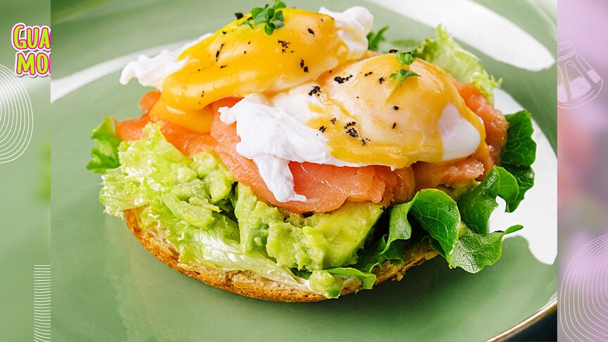 Descubre la receta de los huevos motuleños, el platillo yucateco que conquistará tu paladar. (Canva)