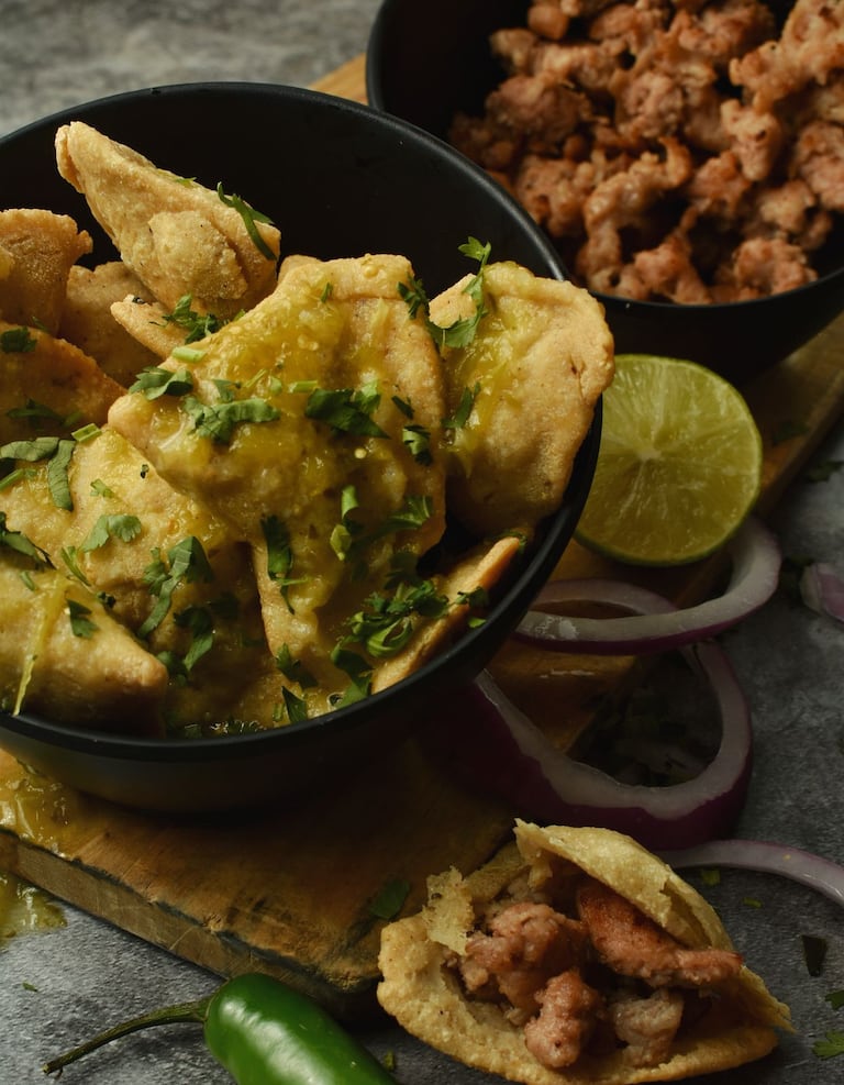 Unos ricos chilaquiles rellenos.