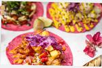 Tacos rosados: Prueba este inusual platillo con tortilla color rosa