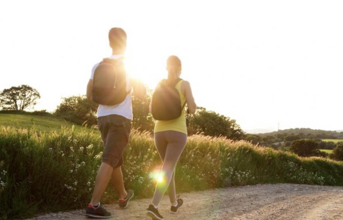 Caminar | El caminar es una actividad física que ayuda a bajar de peso y liberar endorfinas.